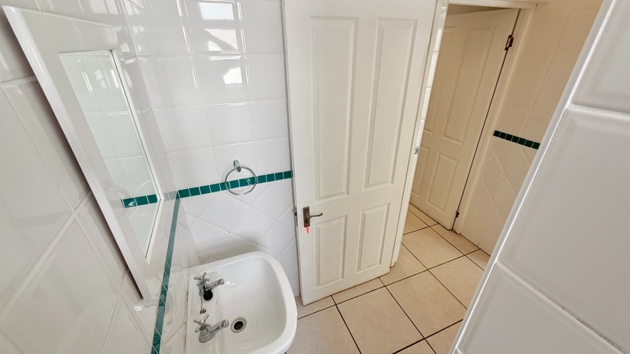 To Let commercial Property for Rent in Knysna Central Western Cape